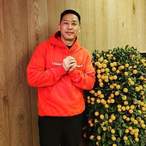 娱乐头条唐鹤德,揭秘娱乐圈背后的温情故事
