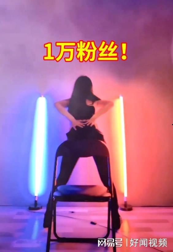 女孩国外跳网红舞视频,网红舞蹈视频引全球关注