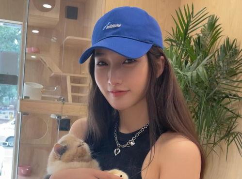 女网红凡凡,从网络红人到时尚偶像的蜕变之路”