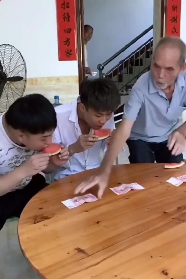 快乐吃瓜搞笑视频下载,让你笑到肚子疼