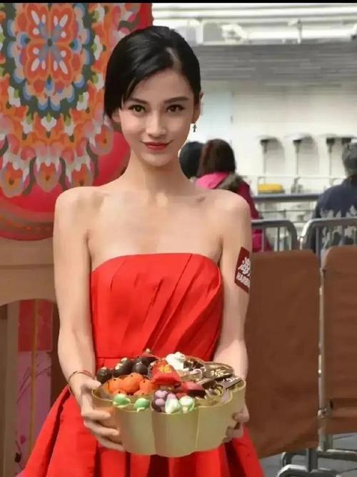 娱乐明星吃紫薇瓜是谁,娱乐界紫薇瓜美食盛宴